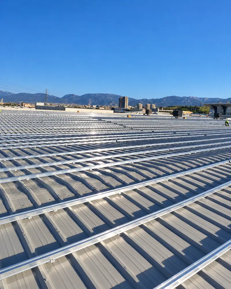 Denizli Hacıeyüplü 725,4 kWp Çatı GES – Çatı Tipi GES saha görünümü